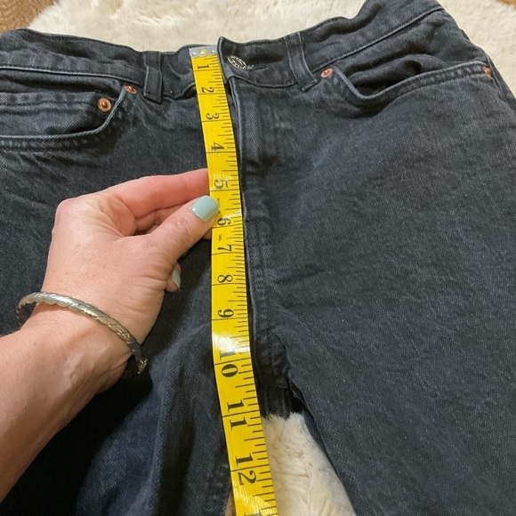 ASOS Design Crop Raw Hem Black Denim Jeans Size 28 Hi Rise - Picture 6 of 9